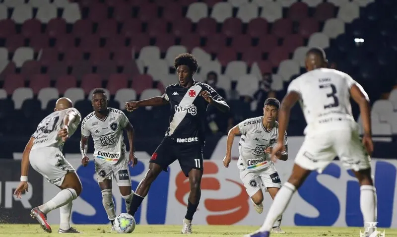 O Vasco derrotou o Botafogo e afundou o rival no Z4