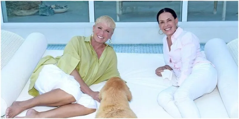 Xuxa foi entrevistada por Carolina Ferraz na Record