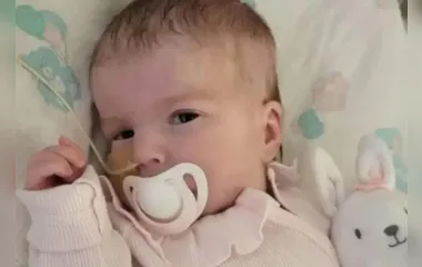 Morre bebê que teve aparelhos desligados em meio a briga judicial