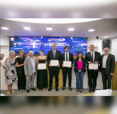 Câmara de vereadores homenageia administradores de São Gonçalo