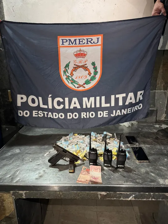 Suspeito foi morto durante troca de tiros na comunidade