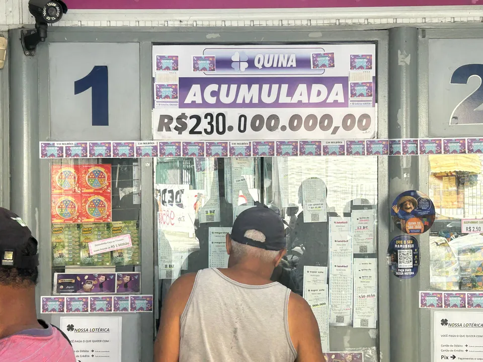 Apostadores fazem fila em lotéricas de São Gonçalo na expectativa do prêmio milionário