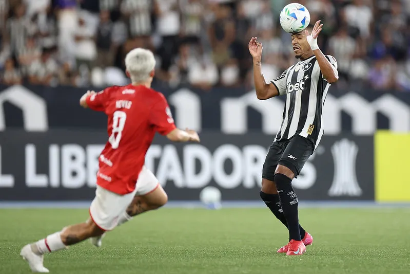 Jogo aconteceu no Estádio Nilton Santos, na noite dessa quarta-feira (14)