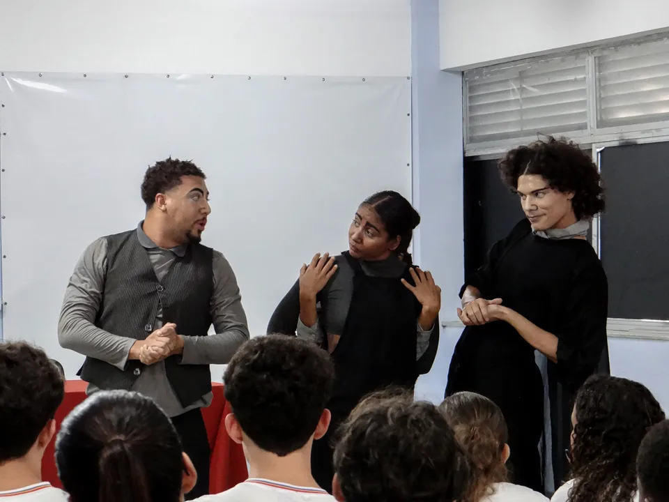 Contemplado pela Lei Paulo Gustavo, espetáculo ainda percorre outras três escolas do município até o final de maio