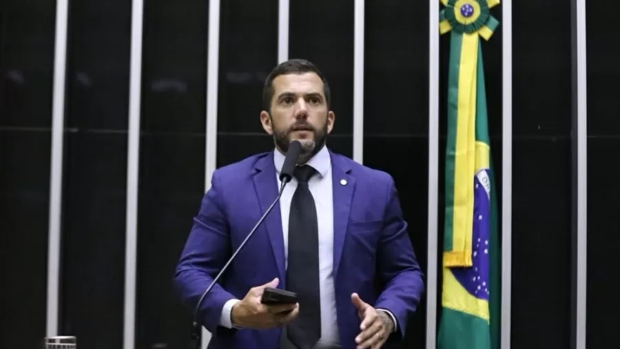 Proposta com assinatura de falecido reforça suspeitas de fraudes em cotação de preços de projeto esportivo financiado por emenda do deputado Carlos Jordy