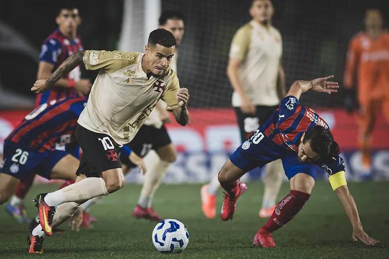 Vasco busca subir no Brasileirão e encara o Cruzeiro, neste sábado (27)