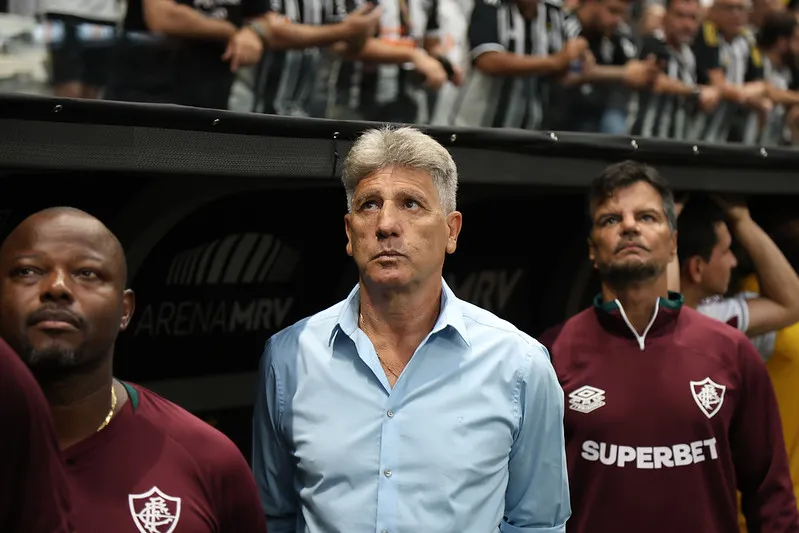 Renato Gaúcho e diretoria do Fluminense conversam sobre a necessidade de reforços