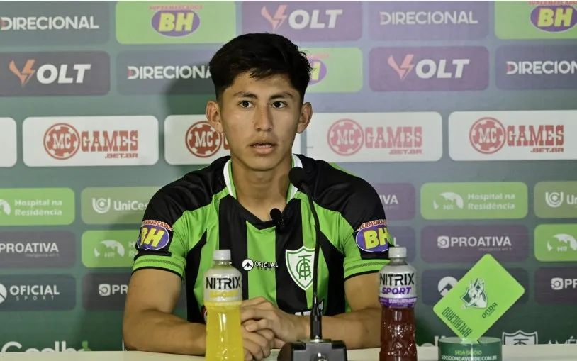Miguelito é atleta do Santos, mas está emprestado ao América Mineiro