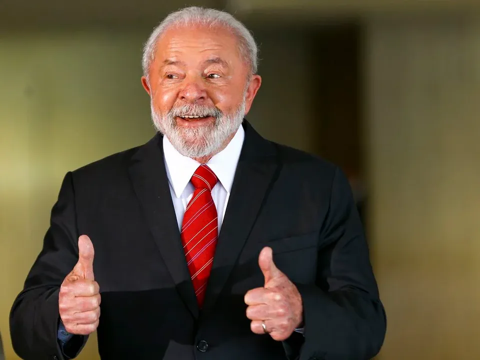 Segundo jornal, enredo contaria história de Lula desde a infância até a eleição à Presidência