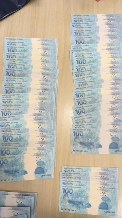 Na ação, foram encontradas 90 cédulas falsas de R$ 100,00