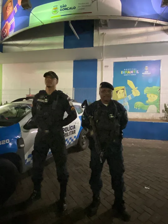 Na unidade de saúde, o médico elogiou o trabalho dos policiais pois, segundo ele, a criança poderia não ter sobrevivido