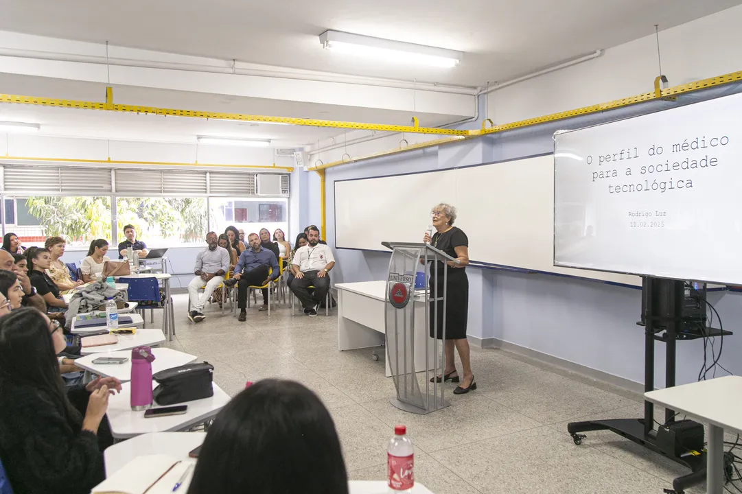 Alunos da segunda turma do curso de Medicina receberam boas vindas de professores, gestores da universidade e autoridades municipais