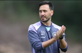 Botafogo enfrenta o Bragantino pelo Brasileiro neste sábado (30)