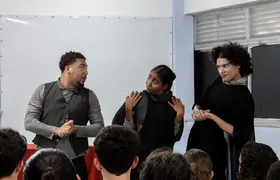 Companhia teatral de São Gonçalo apresenta clássico de Machado de Assis para alunos do Ensino Fundamental