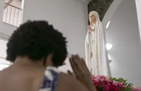 Fiéis celebram o Dia de Nossa Senhora de Fátima com missas, procissões e quermesses