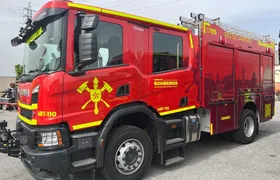 Turista desaparece após ser arrastado por onda enquanto tirava fotos em Cabo Frio