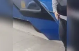 Porta de ônibus cai na Avenida Brasil; Segundo caso em 2 semanas no RJ