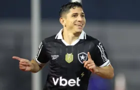 Savarino recusa propostas do exterior e permanece no Botafogo