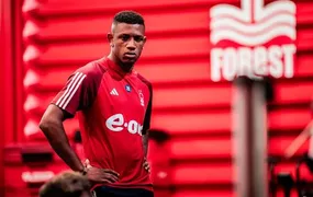Empresa de John Textor negocia a contratação de Danilo, e volante pode ir para o Botafogo