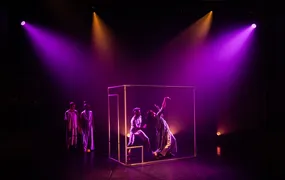 Espetáculo “Feio” reflete sobre redes sociais, tecnologia e o desejo de aceitação em nova temporada nos teatros da UFF e Gaylussac