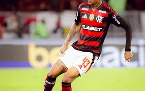 Flamengo recusa proposta da Roma por Wesley