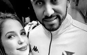 MP denuncia Payet, ex-Vasco, por violência psicológica contra Larissa Ferrari, advogada com quem se relacionou