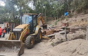Prefeitura e Ministério Público combatem ocupação irregular e demolem construções clandestinas no Badu