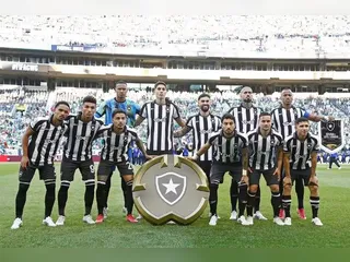 Botafogo pode ter mudanças na escalação para duelo contra o PSG