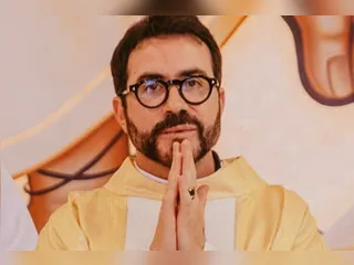 Confusão entre Padre Fábio de Melo e ex-gerente de cafeteria vai parar no Vaticano
