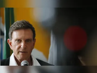 Justiça do RJ bloqueia bens de Crivella por improbidade administrativa