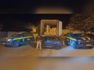 PRF impede roubo de carga e recupera dois veículos em Casimiro de Abreu