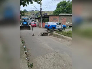 Policia Militar retira barricadas em comunidade do Mutondo, em São Gonçalo