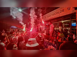 Torcida tricolor em São Gonçalo celebra campanha histórica do Fluminense após eliminação