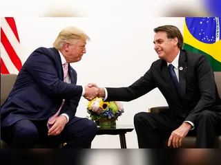Trump defende Bolsonaro em post e acusa Justiça brasileira de "caça às bruxas"