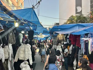 Vendedores da Rua da Feira reagem à investigação de Trump contra lojistas da 25 de Março