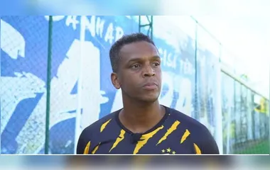 Atacante Jô, ex-Corinthians, é preso por não pagamento de pensão alimentícia