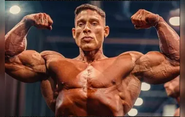 Brasileiro faz história no fisiculturismo e leva título no Mr. Olympia