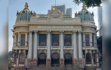 Cláudio Castro anuncia novo concurso para o Theatro Municipal após 12 anos de espera