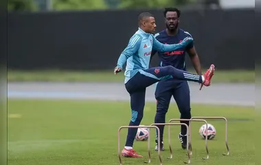 De La Cruz volta a sentir lesão no Flamengo e está fora do Mundial de Clubes