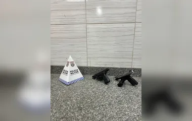 Dupla é presa com duas pistolas no Gradim, em São Gonçalo