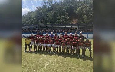 FlaMaster goleia Amigos de Mendes em jogo festivo