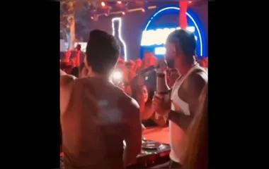 Gabigol canta música do Flamengo durante show de Dennis DJ e viraliza nas redes sociais