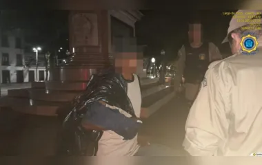 Homem é preso por danificar monumento no Centro do Rio