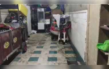 Meia tonelada de alimentos impróprios são apreendidos em depósito clandestino no Centro do Rio