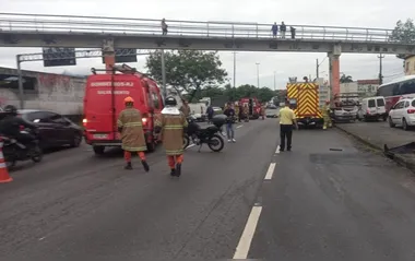 Motociclista morre após colidir com carro na Avenida Brasil