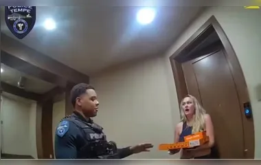 Nos EUA, policias prendem entregador, mas finalizam entrega de pizza para o cliente