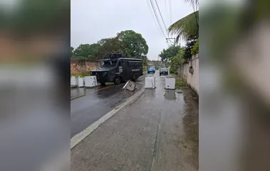 Polícia retira barricadas e libera o 'Xerec@0', em São Gonçalo