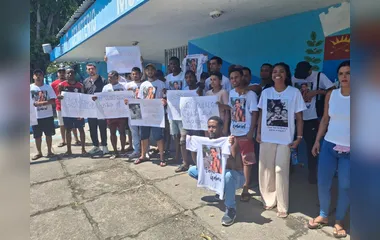 "Quem fez isso é covarde", lamentam amigos de infância do jovem morto após ser espancado em bar no Mutondo