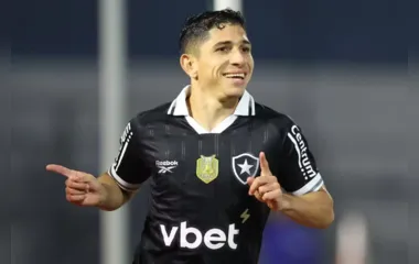 Savarino recusa propostas do exterior e permanece no Botafogo