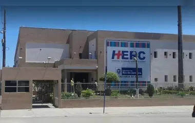 Subtenente do Corpo de Bombeiros é baleado dentro de casa em São Pedro da Aldeia